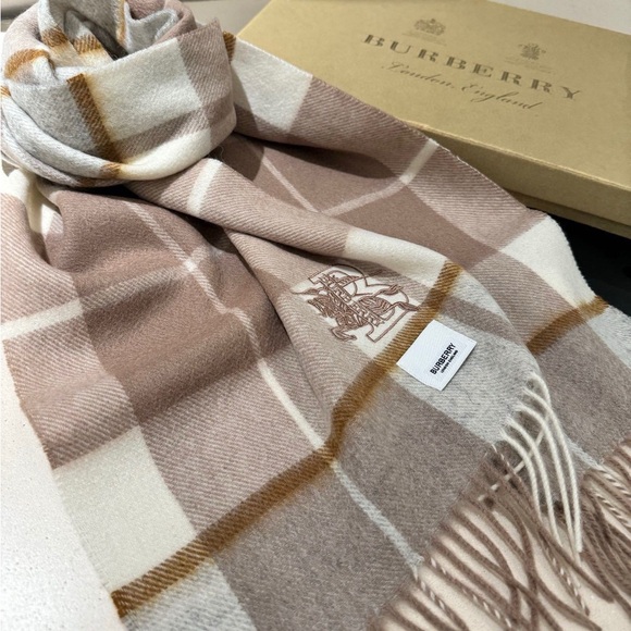 Burberry Coffee Check Scarf Brand new - Picture 2 of 6